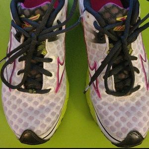 Women’s Mizuno sneakers